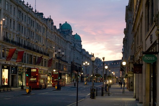 Pink_sunrise_at_Regent_Street,_London